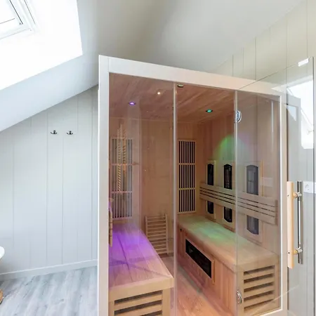 Near North Holland With Jacuzzi Julianadorp