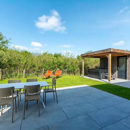 Vila Near North Holland With Jacuzzi *