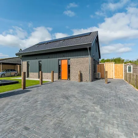 Near North Holland With Jacuzzi Villa *