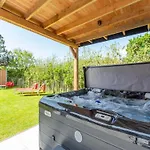Villa Near North Holland With Jacuzzi Julianadorp
