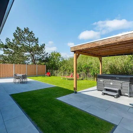 Near North Holland With Jacuzzi