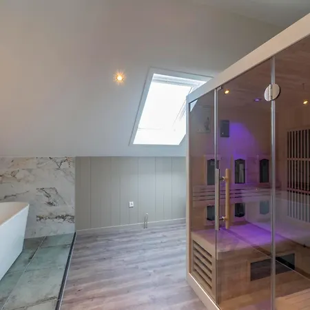 Near North Holland With Jacuzzi Вилла Юлианадорп